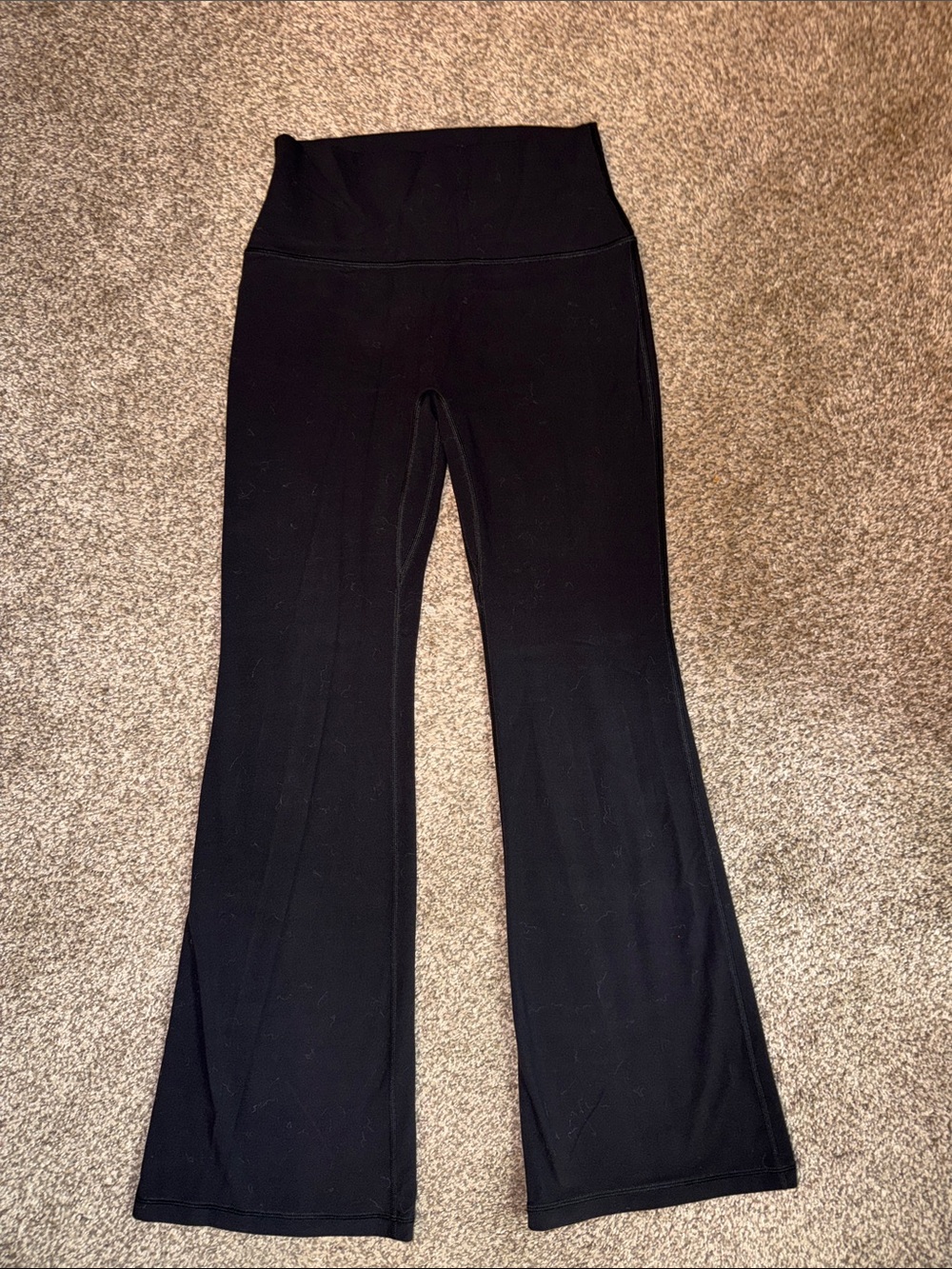 Aritzia BUTTER Cheeky Infinite Hi Flare 30” Legging